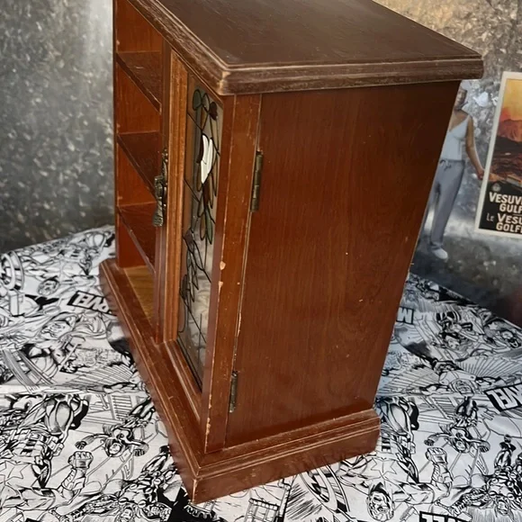 Tiny wooden cabinet for a dollhouse or for jewelry storage - Picture 7 of 10